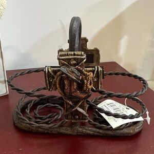 Rustic Southwestern salt and pepper shaker holder with a Twisted Metal Art